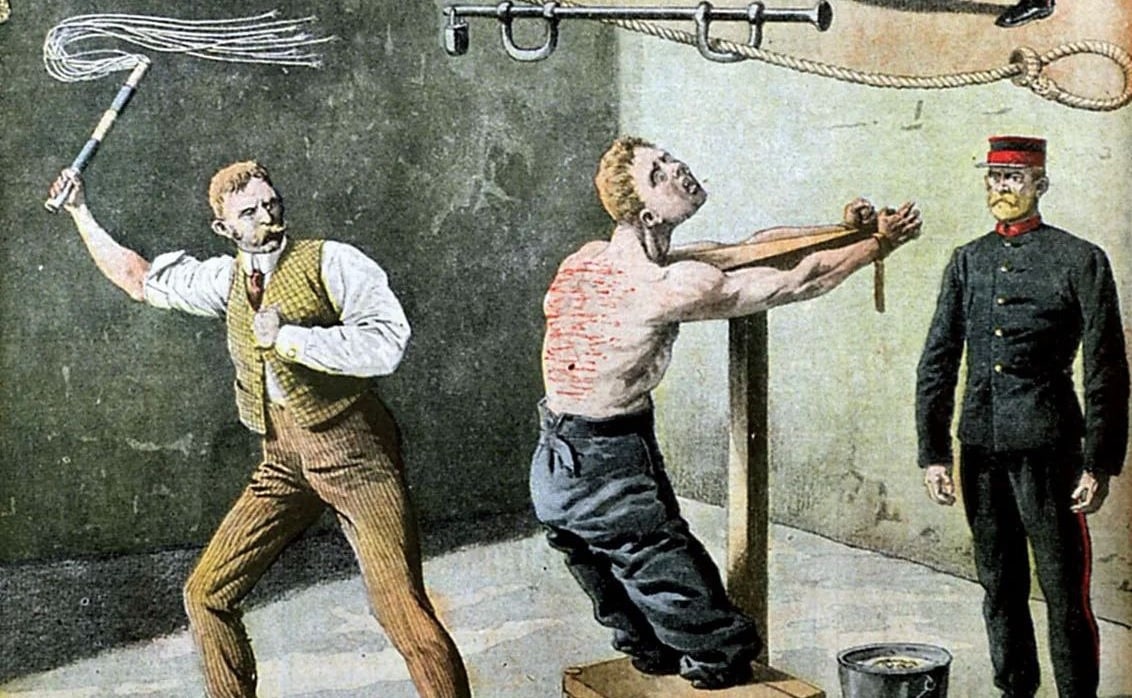 Będzie obowiązkowa chłosta dla sprawców scamów, finansowych oszustów