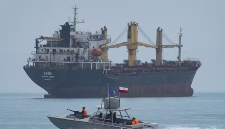 Strażnicy Rewolucji wdarli się na pokład tankowca, uprowadzili jednostkę ku wybrzeżu. „Nie ma kontaktu”