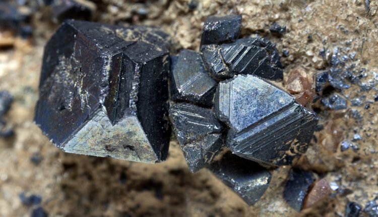 Metale ziem rzadkich z nowego źródła. USA rozrzucają miliardy, UE bezradna – lecz badacze widzą nowatorskie rozwiązanie