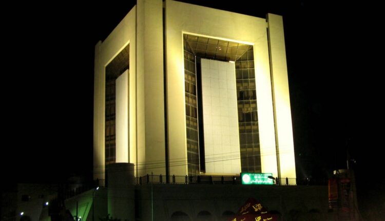 Blokada fizycznego dostępu do obcych walut, by „zachęcić” obywateli do bycia kontrolowanymi