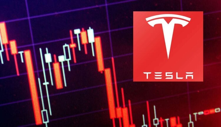 Tesla traci na giełdzie. W tle wykres giełdowy pokazujący spadek.