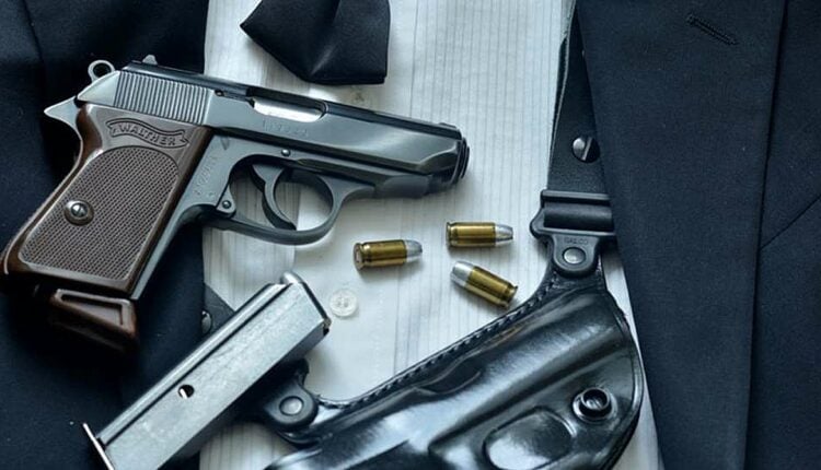 Pistolety Jamesa Bonda do lamusa. Firma kończy produkcję ikony