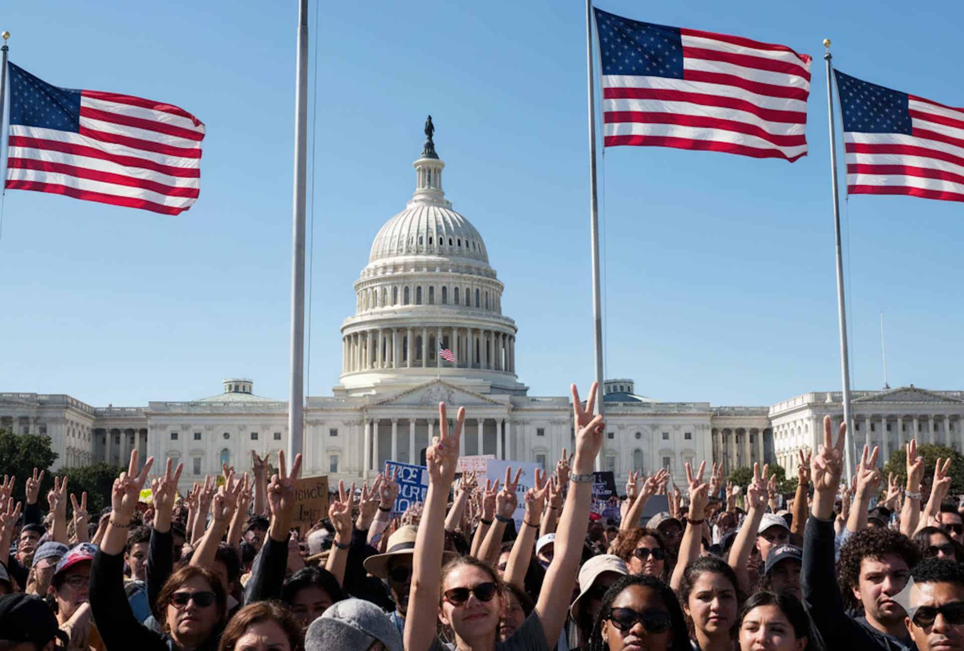 Tylko 76 dni do kolejnego kryzysu! Demokraci i Republikanie igrają z ogniem – co dalej z gospodarką USA po najdłuższym paraliżu w historii?