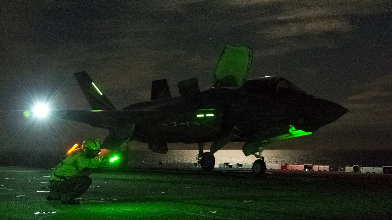 Trump: USA uderzyły na cele w Wenezueli. Eskalacja kampanii, bombardowania 'przenoszą się’ na ląd