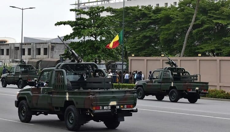 Rajd kilkunastu po władzę, prezydent „wywieziony” i myśliwce sąsiada na niebie. Zamach stanu przed wyborami