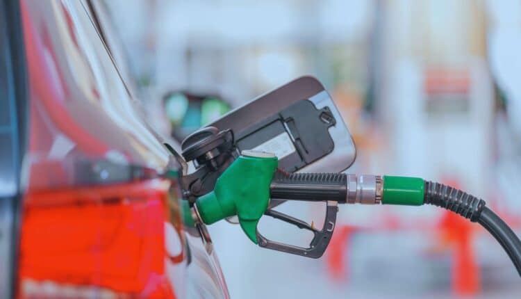 Nie ma paliwa po 5,19 zł. Za to opłata paliwowa trzeci raz w górę