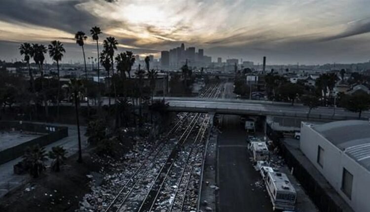 Podatnicy uciekają? Władze chcą wprowadzić podatek *retroaktywny* – również dla tych, którzy już uciekli