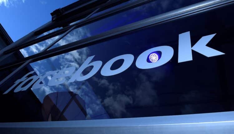 Po miesiącach odwlekania Facebook da użytkownikom z UE realny wybór. Meta obiecuje zmianę