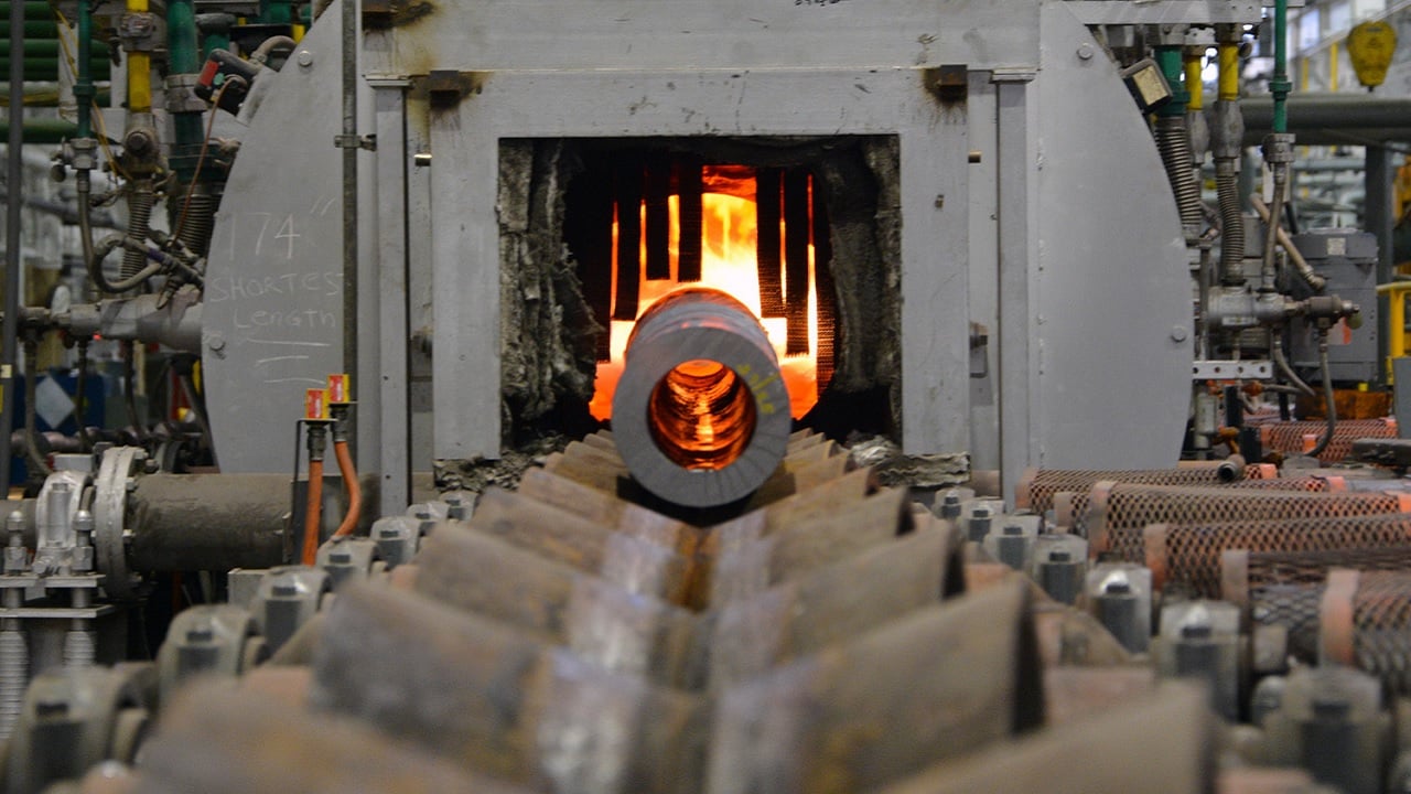 Bajońskie zarobki prezesów pewnej branży ucięte? Dekret ma zatrzymać wypływ pieniędzy do prywatnych kieszeni