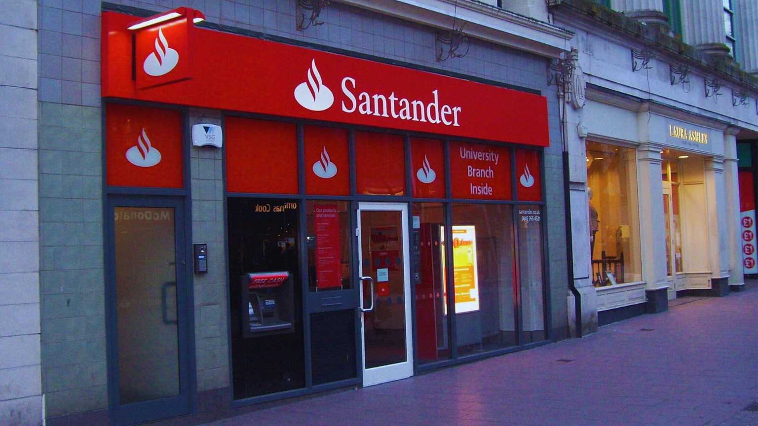 Trzeci największy bank w Polsce znika. To nie pierwszy taki przypadek