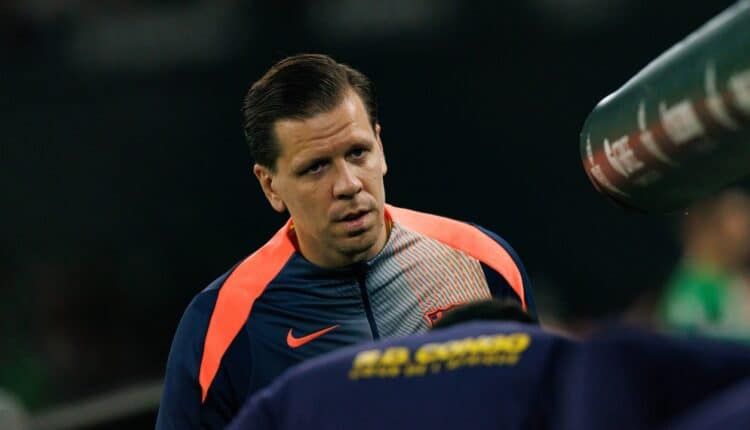 Szczęsny kontra Ter Stegen. Kto bramkarzem numerem dwa w Barcelonie? Flick już wie