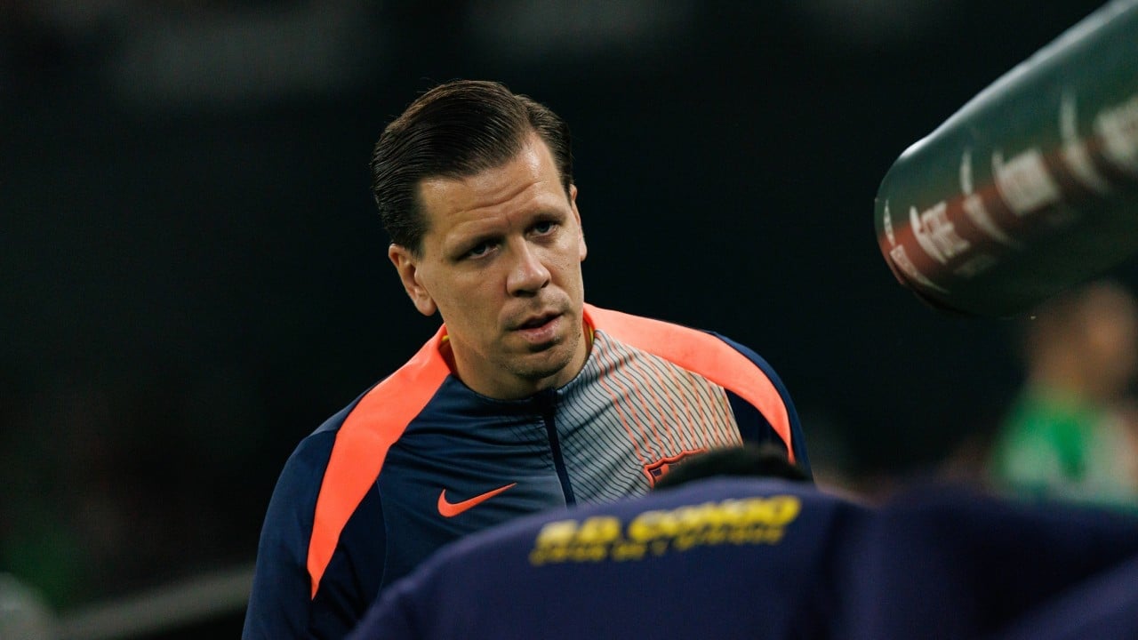 Szczęsny kontra Ter Stegen. Kto bramkarzem numerem dwa w Barcelonie? Flick już wie