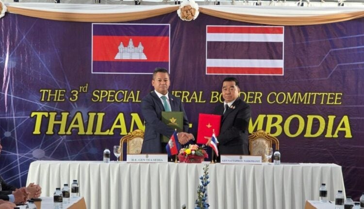 Po tygodniach walk nagły zwrot. Tajlandia i Kambodża podają sobie ręce na granicy