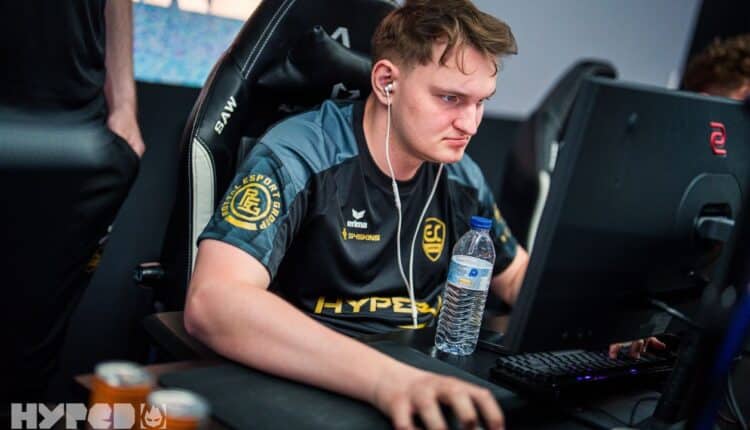 Najlepsza polska drużyna CS2 podpisała kontrakty z organizacją i… została przeniesiona na ławkę?