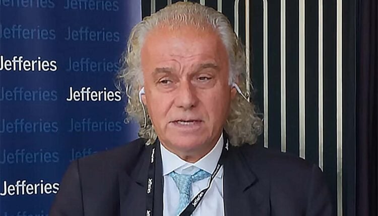 Król kryptowalut w tarapatach. Christopher Wood ucieka z Bitcoina do bezpiecznej przystani!