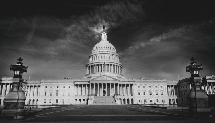 Rynek kłóci się z Trumpem: do zamknięcia rządu USA jednak dojdzie? Nowe fakty