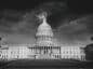 Czarno-białe zdjęcie Kapitolu.