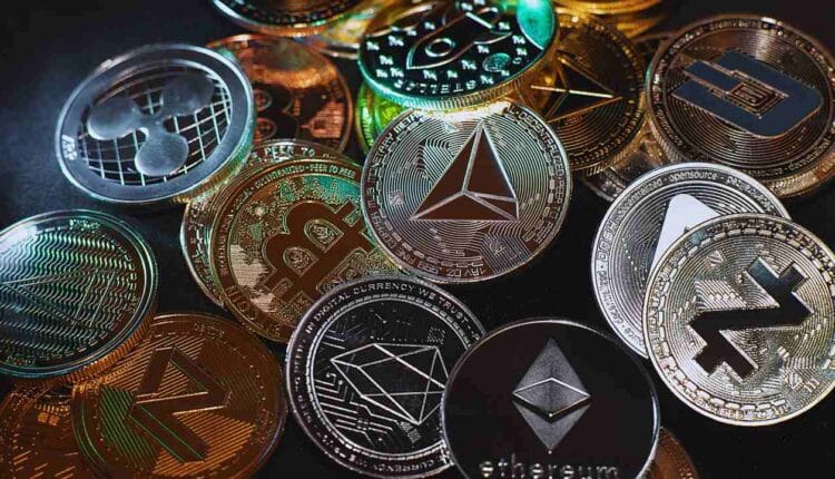 Wieloryby po cichu kupują te kryptowaluty. Zbliża się ważny moment?