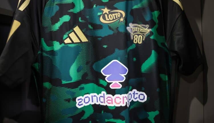 Zondacrypto na froncie koszulek Lechii Gdańsk. Nowy rozdział współpracy