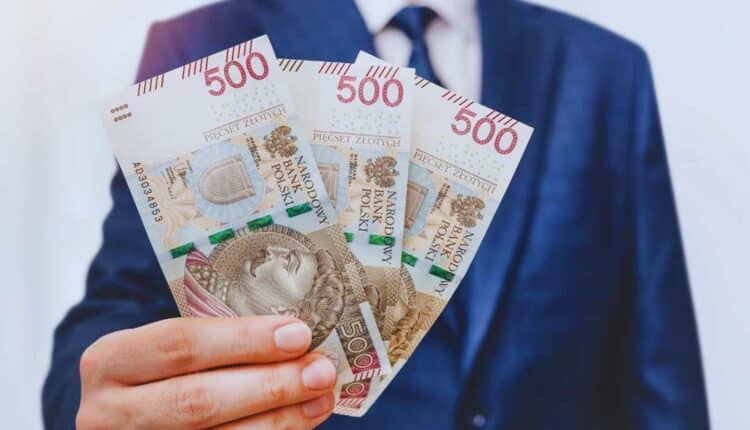 Wynagrodzenia w 2026 roku wzrosną. Ponad 3 mln osób podwyżkę dostanie już w styczniu. Jest jedno „ale”