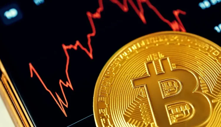 Cena Bitcoina wisi na włosku. Wieloryby mogą go pogrążyć: kolejny 20% spadek?