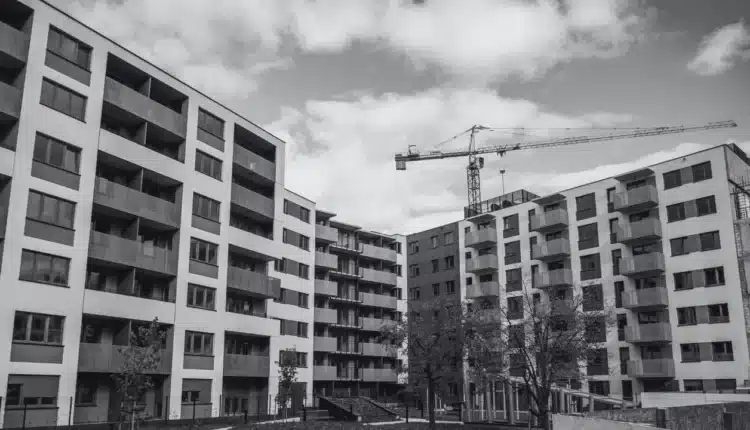 Krach cen nieruchomości w Polsce? „Setki tysięcy nowych ofert”. To może być zapalnik