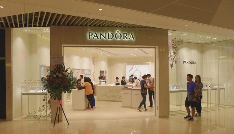 Topowy producent biżuterii odpuszcza srebro i stawia na platynę. Zaczyna się?