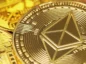 Złota moneta Ethereum.