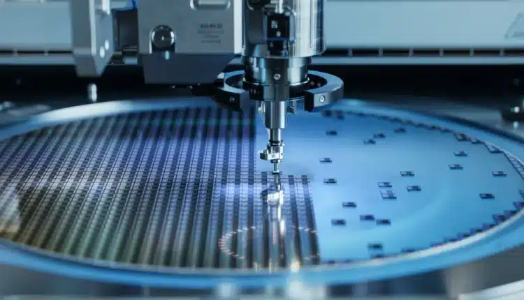 Terawat mocy obliczenowej rocznie. SpaceX, Tesla budują ogromną fabrykę chipów