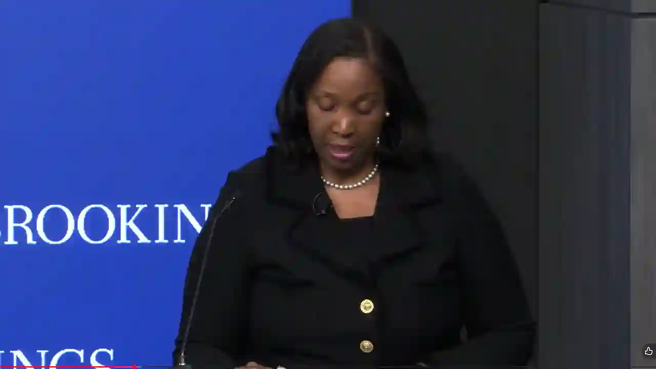 Lisa Cook z Fed ostrzega przed inflacją, a Bitcoin i Ethereum czekają na wyrok rynków