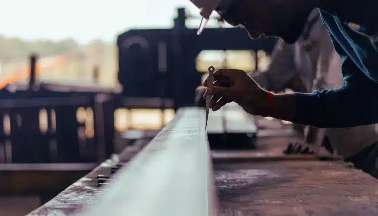 Długi dociskają kluczową gałąź polskiej gospodarki. Prawie czterokrotny wzrost zadłużenia i zwolnienia grupowe