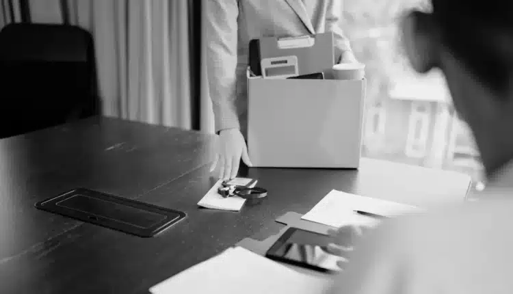 Alarmujące dane GUS. Lawinowy spadek ofert pracy, a bezrobotnych przybywa. Największy kryzys od pandemii