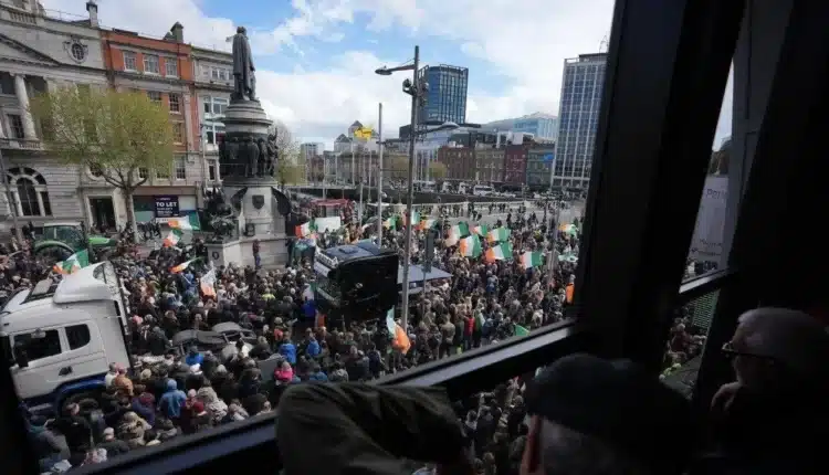 Droga benzyna podpaliła „zielony” kraj. Tydzień protestów, rządowe represje nieskuteczne