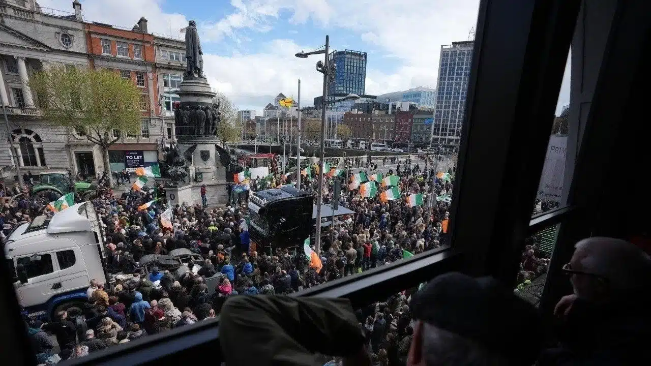 Droga benzyna podpaliła „zielony” kraj. Tydzień protestów, rządowe represje nieskuteczne