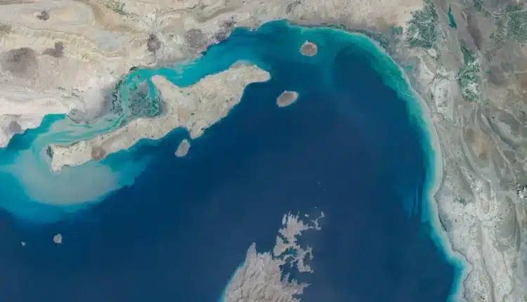 Iran chcą anektować wody terytorialne ZEA, Omanu? Arabowie zabraniają statkom korzystania z irańskiej trasy