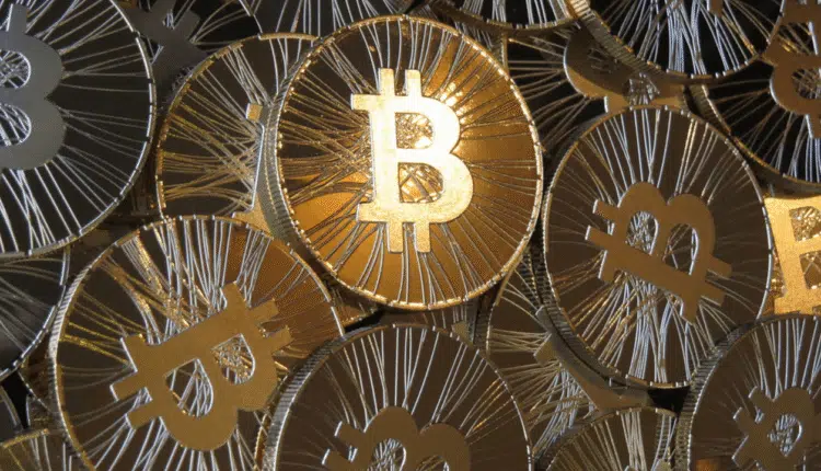 Kryptowaluty w oczach Polaków: w większości obawiamy się bitcoina