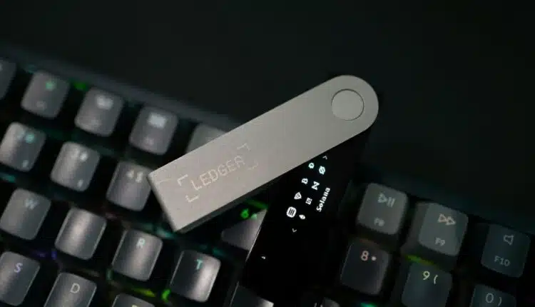 Kluczowy element technologii portfeli sprzętowych idzie w zapomnienie. Co dalej z Ledgerem i Trezorem?