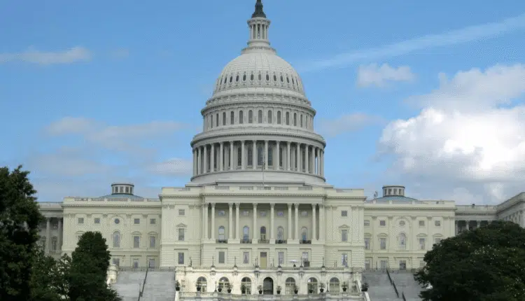 Lokalne banki w USA nadal sprzeciwiają się CLARITY Act. Kluczowa ustawa przepadnie?