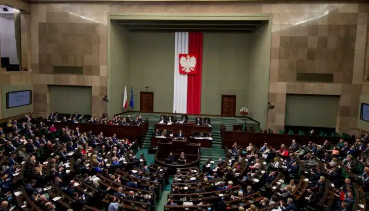 Czy afera Zondacrypto zmieni naszą scenę polityczną? Nowy sondaż przynosi odpowiedź